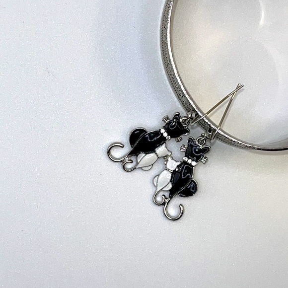 Dual Cat’s Drop Earrings - Picture 5 of 6